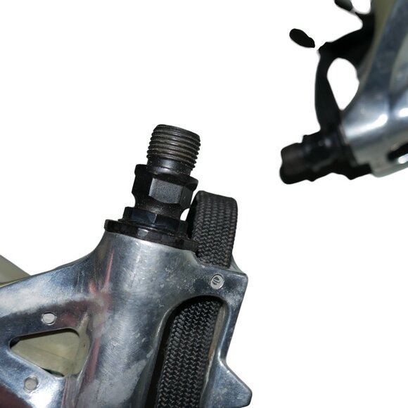 Vintage Shimano PD-A550 Pedals Set with Toe Clips and Straps 9/16" Pair Japan - Picture 10 of 13